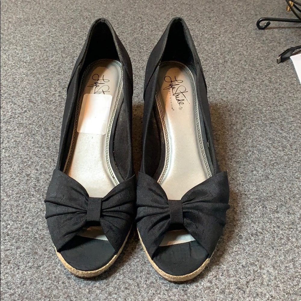 Comfy life stride peep toe wedges